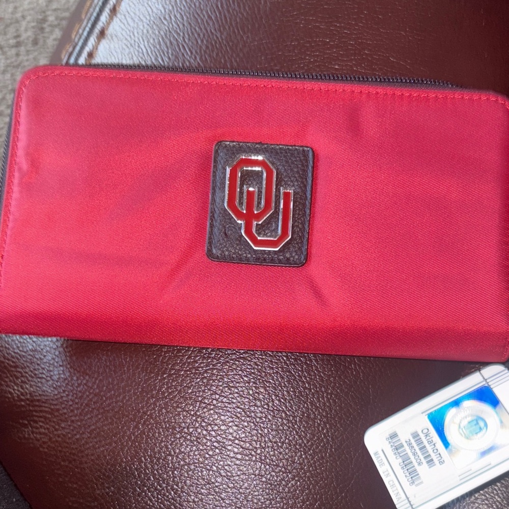 OU Logo Red Wallet Case/Oklahoma Sooners zip around wallet or wristlet
